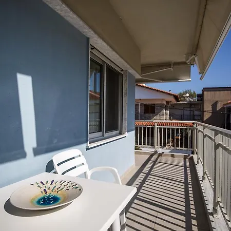 Mavridis Apartamento Flogita